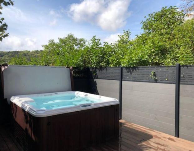 Chambre Avec Acces Jacuzzi Plombieres-les-Dijon Eksteriør bilde